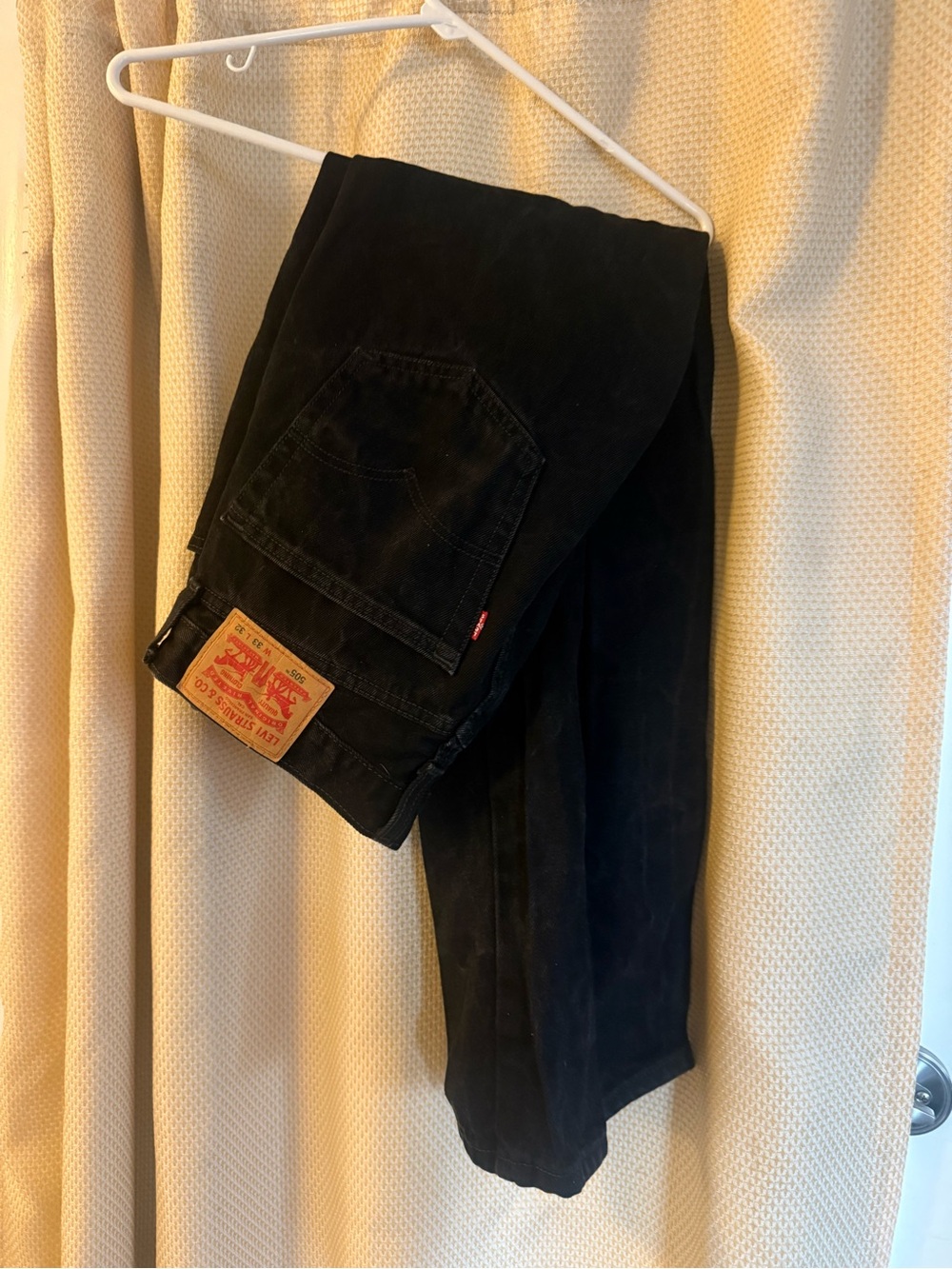 Men’s black Levi’s 505 jeans